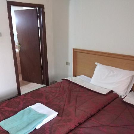 Queen Ayloa Hotel&Restaurant Madaba Extérieur photo